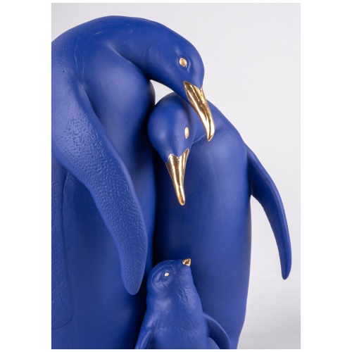 Penguin family Sculpture. Limited Edition. Blue and Gold 6