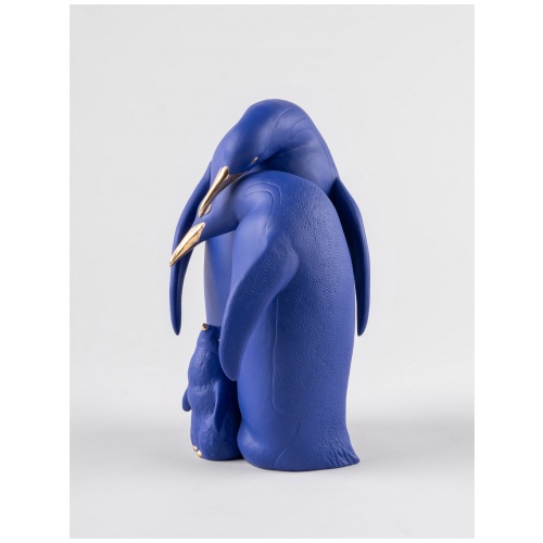 Penguin family Sculpture. Limited Edition. Blue and Gold 7