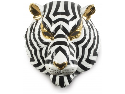 Tiger Mask. Black and Gold