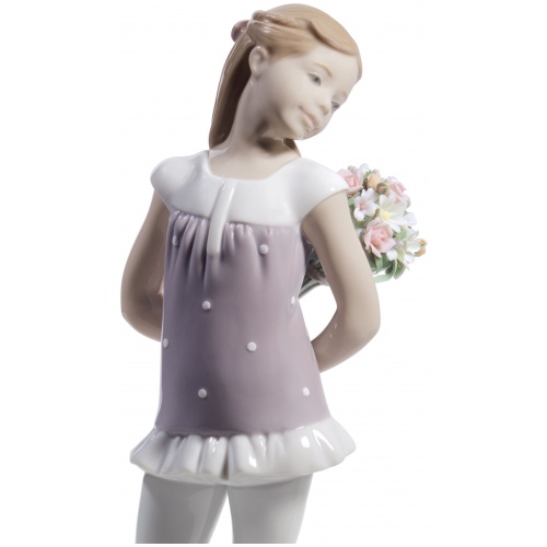 Your Favorite Flowers Girl Figurine 5