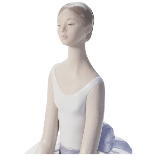 Refinement Ballet Woman Figurine 7