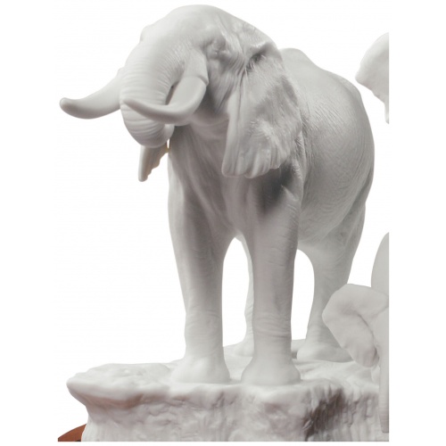 African Savannah Wild Animals Sculpture. White 6