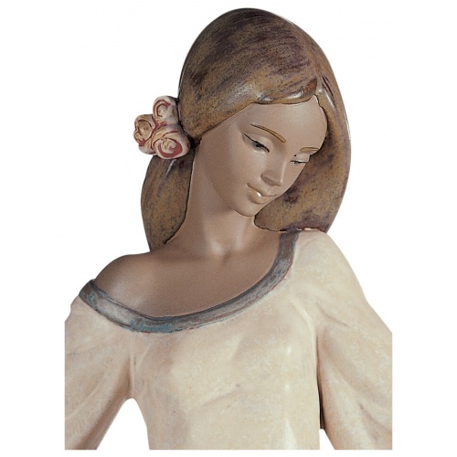 Seasonal Gifts Woman Figurine 8