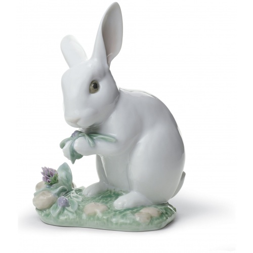 The Rabbit Figurine 5