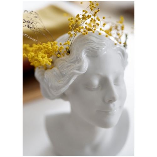 Daisy Woman Bust Vase 7