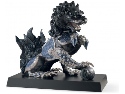 Guardian Lion Sculpture. Black. Limited Edition