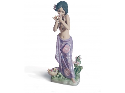 Aroma of The Islands Woman Figurine