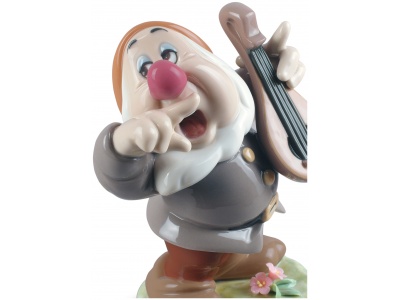 Sneezy Snow White Dwarf Figurine 3