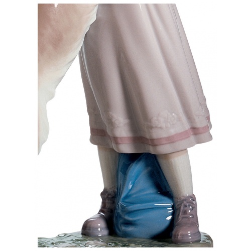 A Warm Welcome Dog Figurine 8