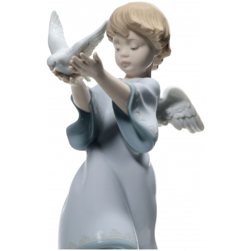 Peace on Earth Angel Figurine 5