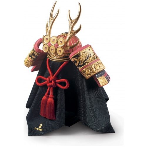 Red Samurai Helmet Figurine. Golden Lustre 5