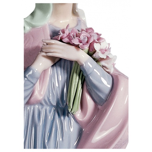 Our Lady with Flowers Figurine 5