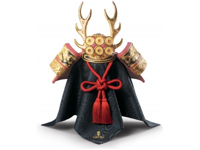 Red Samurai Helmet Figurine. Golden Lustre