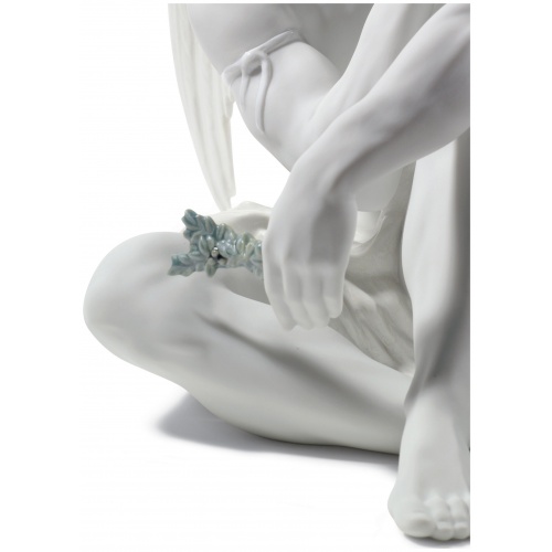 Protective Angel Figurine 6