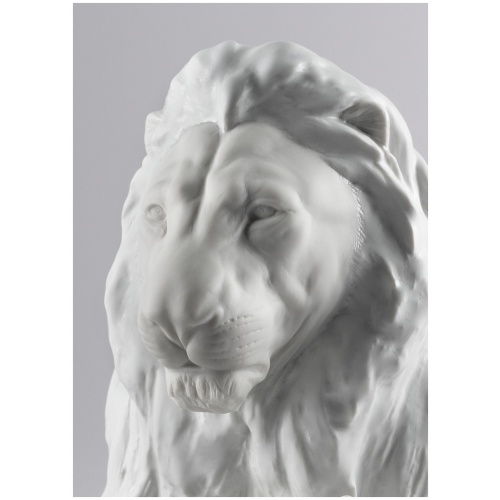 Lion with Cub Figurine 8