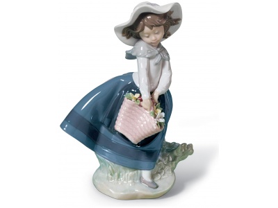 Pretty Pickings Girl Figurine