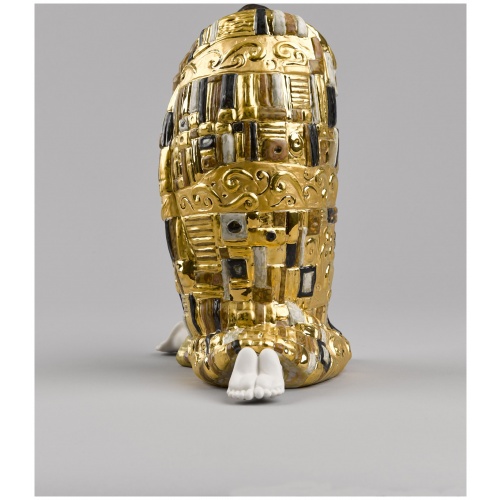 The Kiss Couple Sculpture. Golden Luster 8