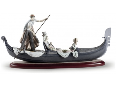 In The Gondola Couple Sculpture. Numbered Edition