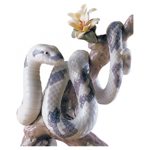 The Snake Figurine 6