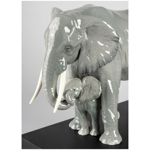 Leading The Way Elephants Sculpture 5