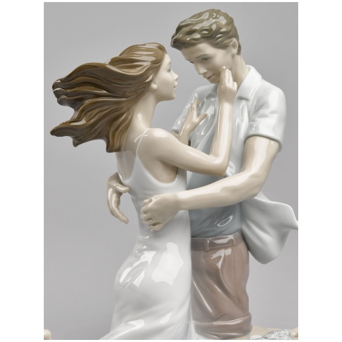 The Thrill of Love Couple Figurine 6