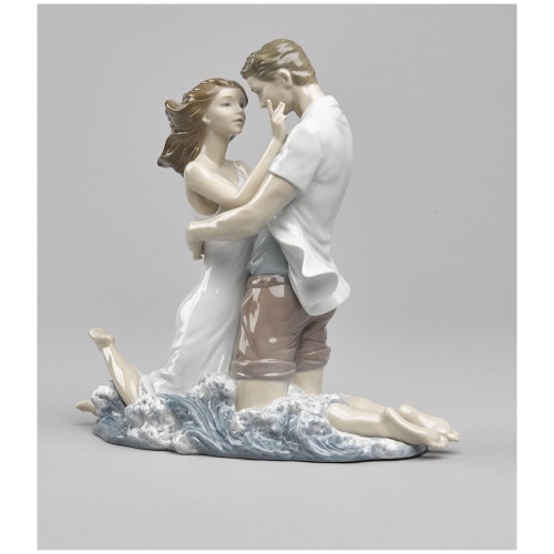 The Thrill of Love Couple Figurine 9