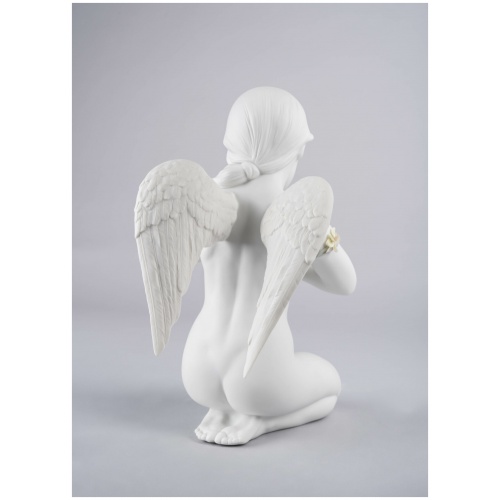 Heavenly Heart Angel Figurine 6