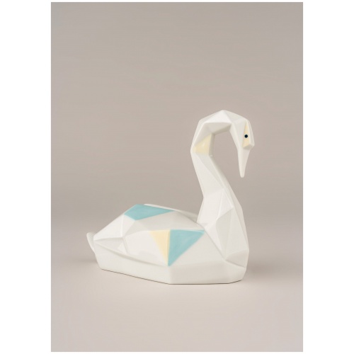 Swan Figurine 9