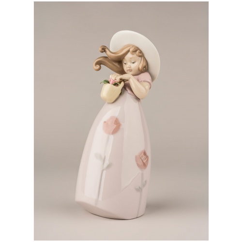 Little Rose Girl Figurine 8