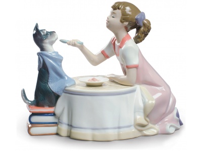 Tea Time Girl Figurine 3