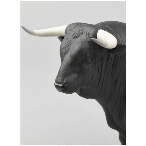 Spanish Bull Figurine 7