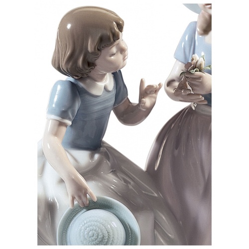 Girlfriends Figurine 8