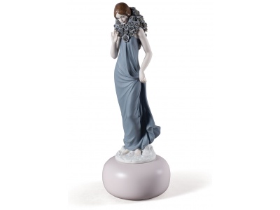 Haute Allure Sophisticated Elegance Woman Figurine. Limited Edition 3