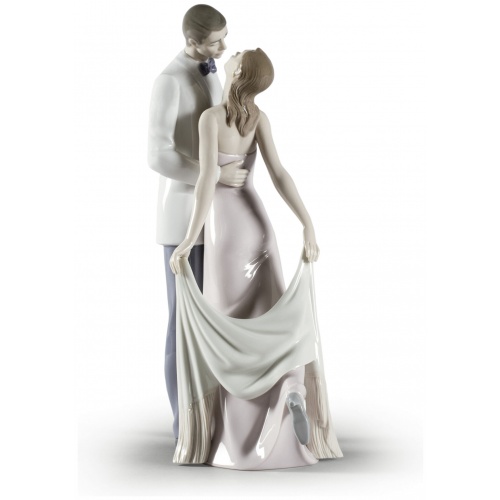 Happy Anniversary Couple Figurine 5