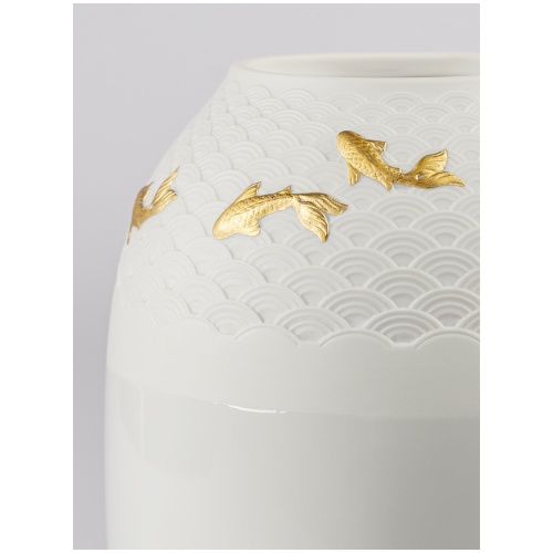 Koi Vase. Golden luster 7