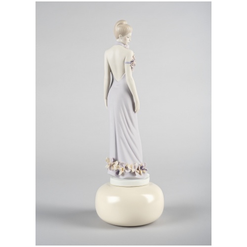 Haute Allure Sophisticated Look Woman Figurine. Limited Edition 7