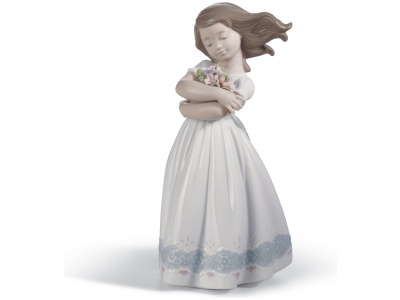 Tender innocence Girl Figurine