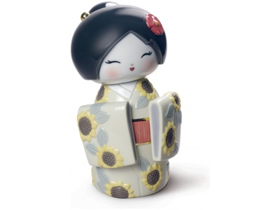 Kokeshi IV Figurine 3