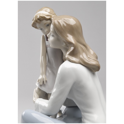 Mommy’s Little Girl Mother Figurine 9