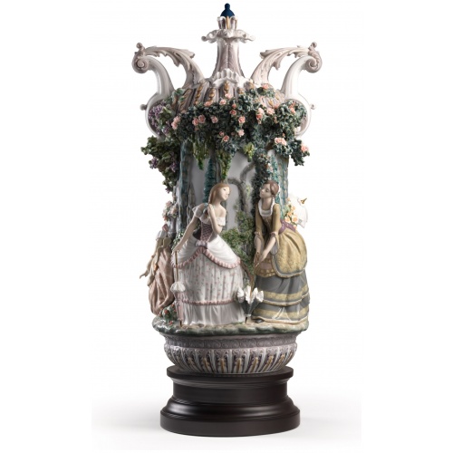 Ladies from Aranjuez Vase. Limited Edition 6