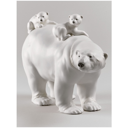 Mummy Bear and Babies Figurine 8