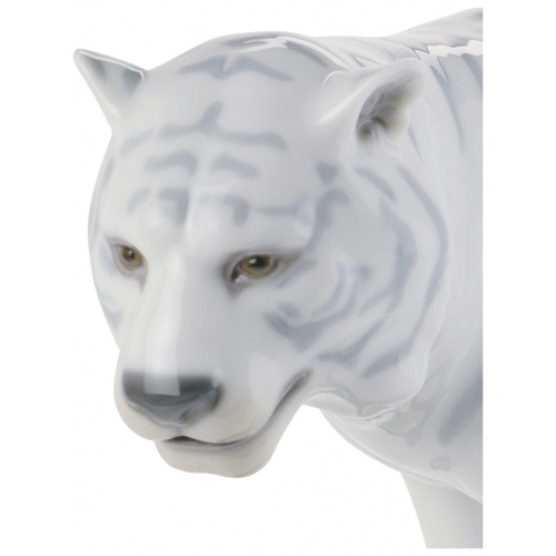 The Tiger Figurine 6