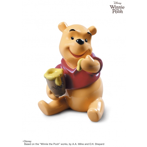 Winnie the Pooh Figurine 5