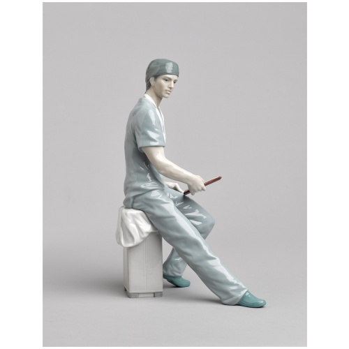 Surgeon Figurine 9