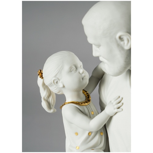 In Daddy’s Arms Figurine. Golden Luster <(>&<)> White 8