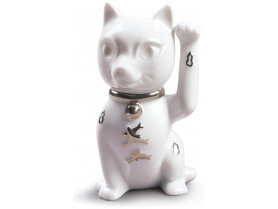 Maneki Neko Figurine. Silver Lustre