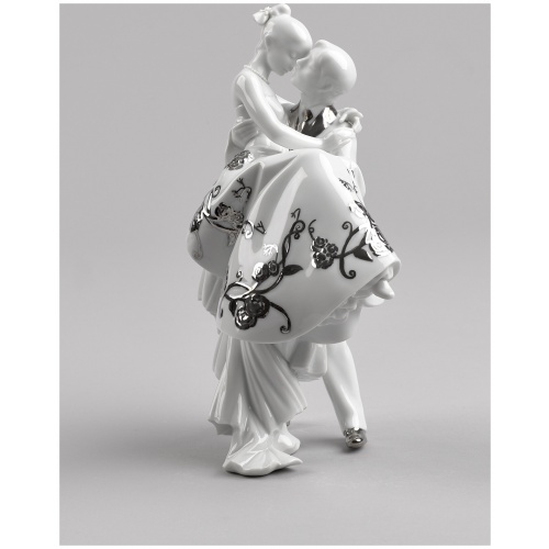 The Happiest Day Couple. Figurine. Silver luster 7