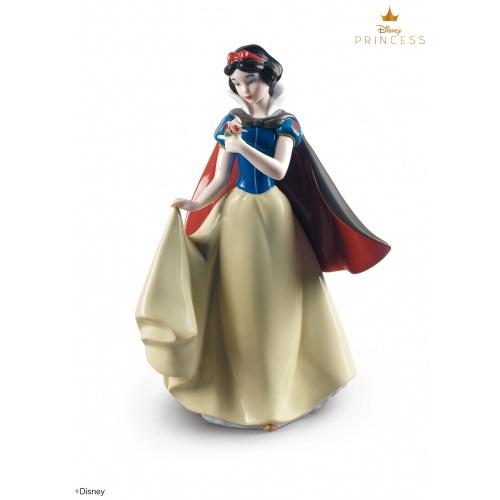 Snow White Figurine 5