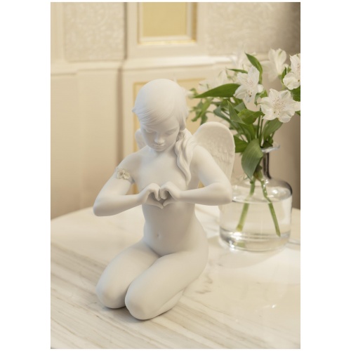 Heavenly Heart Angel Figurine 5