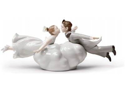 Wedding in the air Couple Figurine